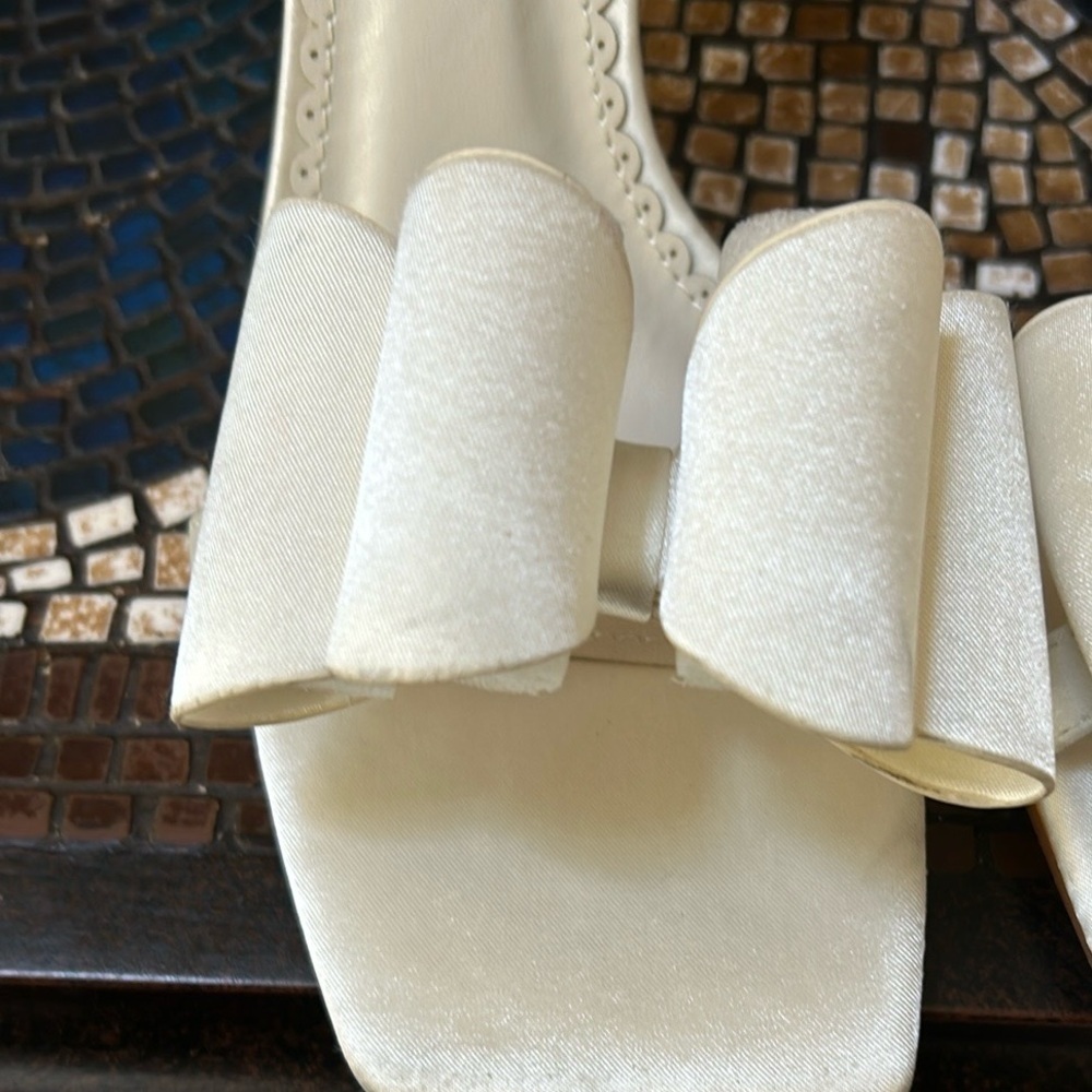 Fredrick’s of Hollywood Julienne Bow Ivory Open Toe Ankle Strap Stiletto Heels 9 - Picture 5 of 16